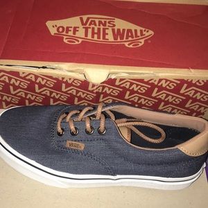 Vans shoe. US women’s size 7.5